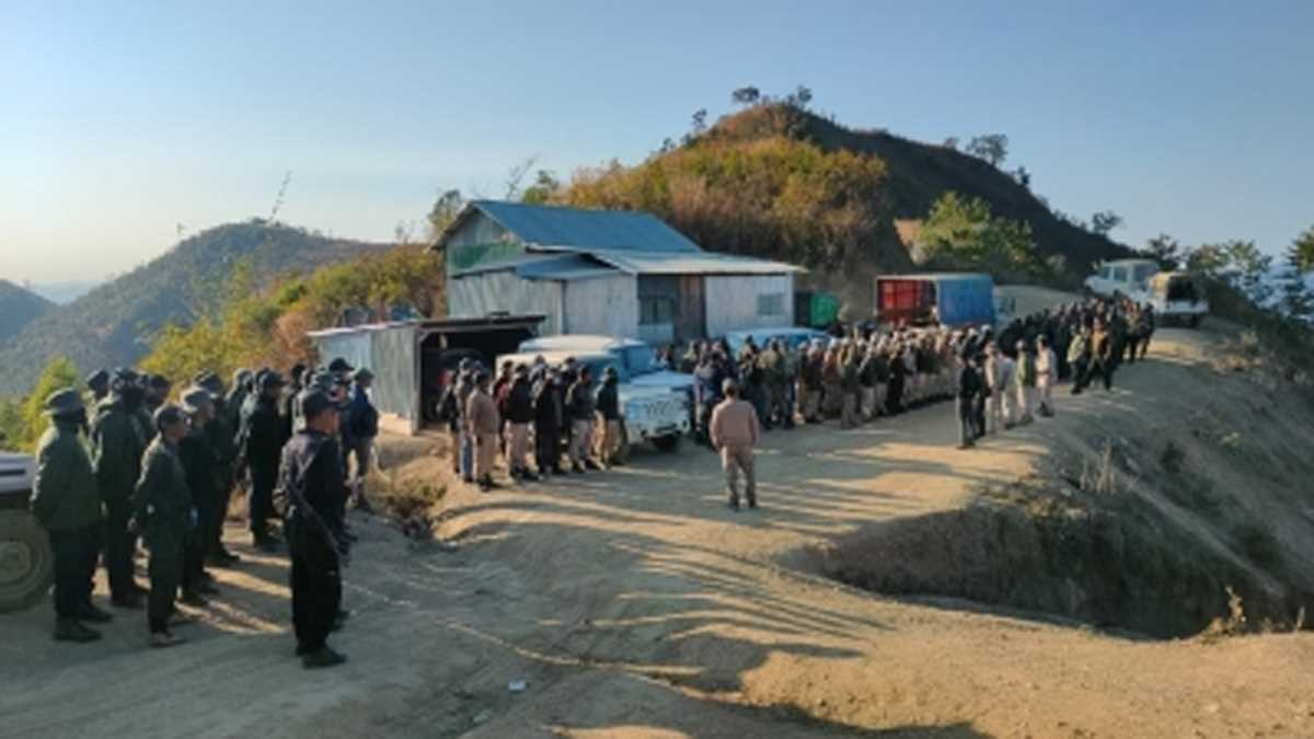 मणिपुर में हिंसा के बीच रात का कर्फ्यू लगा